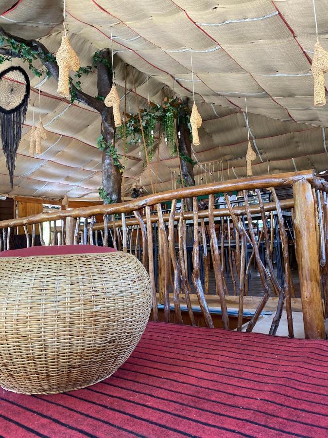 A Lounge Hostel And Cafe Ела Екстериор снимка