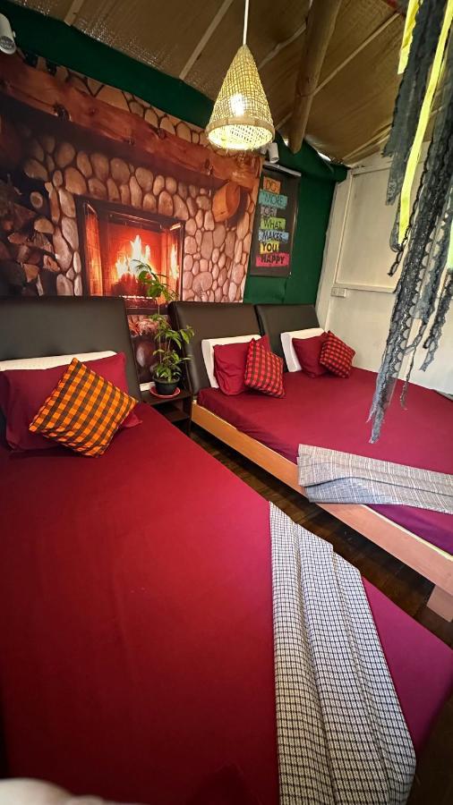 A Lounge Hostel And Cafe Ела Екстериор снимка