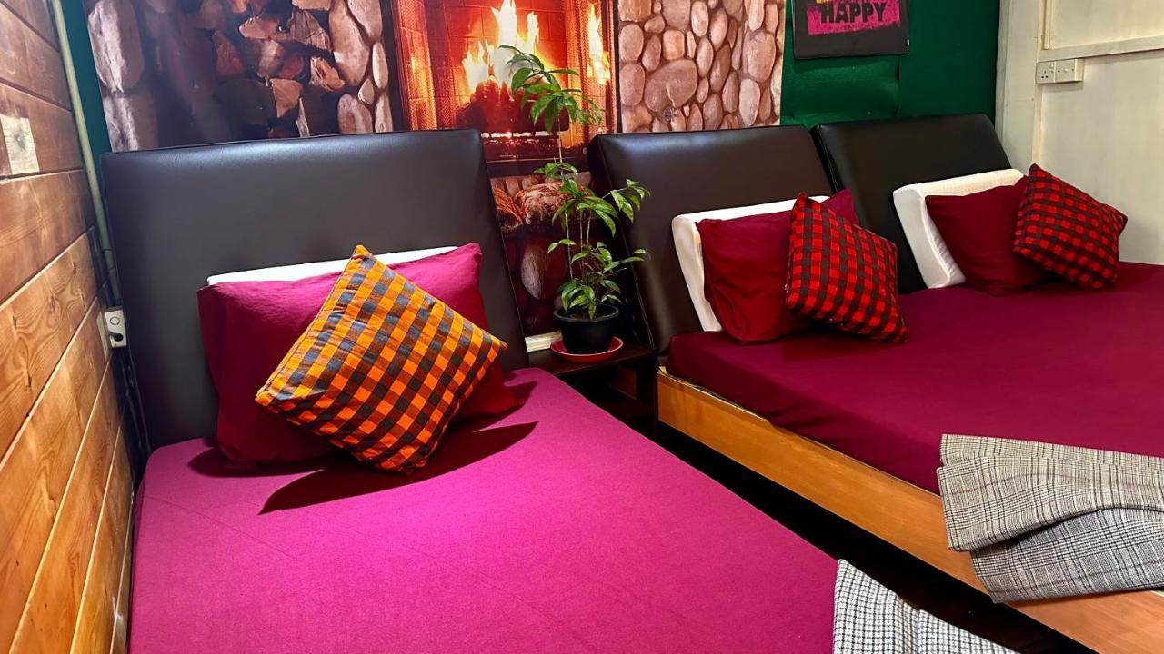A Lounge Hostel And Cafe Ела Екстериор снимка
